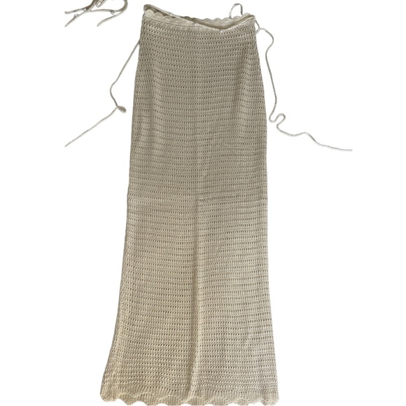 Meshki Cream Crochet 2-Piece Co-Ord Set – Kira Shell Knit Top & Maxi Skirt (S) - Picture 14 of 16